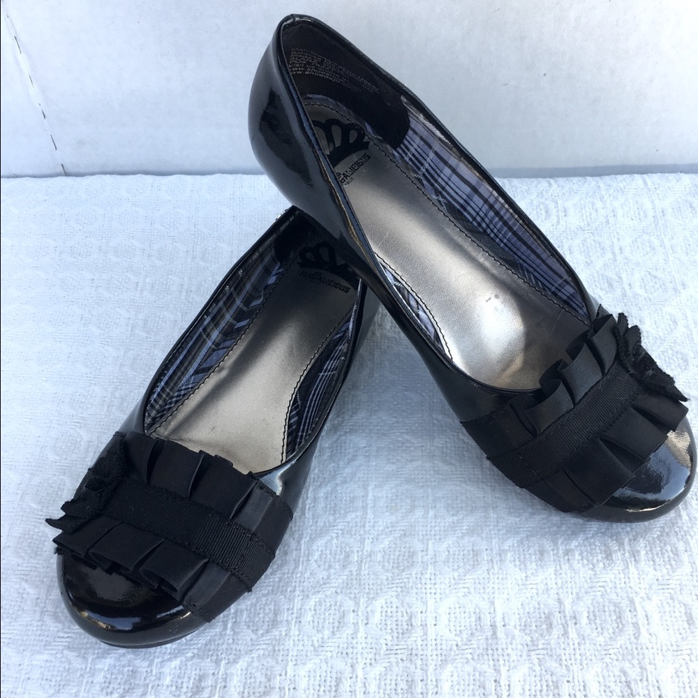 FERGALICIOS BY FERGIE ALANA BLACK PATENT LEATHER SLIP ON BALLET FLATS - Picture 2 of 12